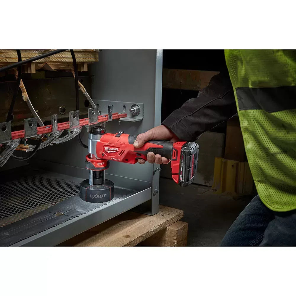 Milwaukee 2677-21 M18 18V FORCE LOGIC 6T Knockout Tool Kit w/ 1/2 - 4 Capacity