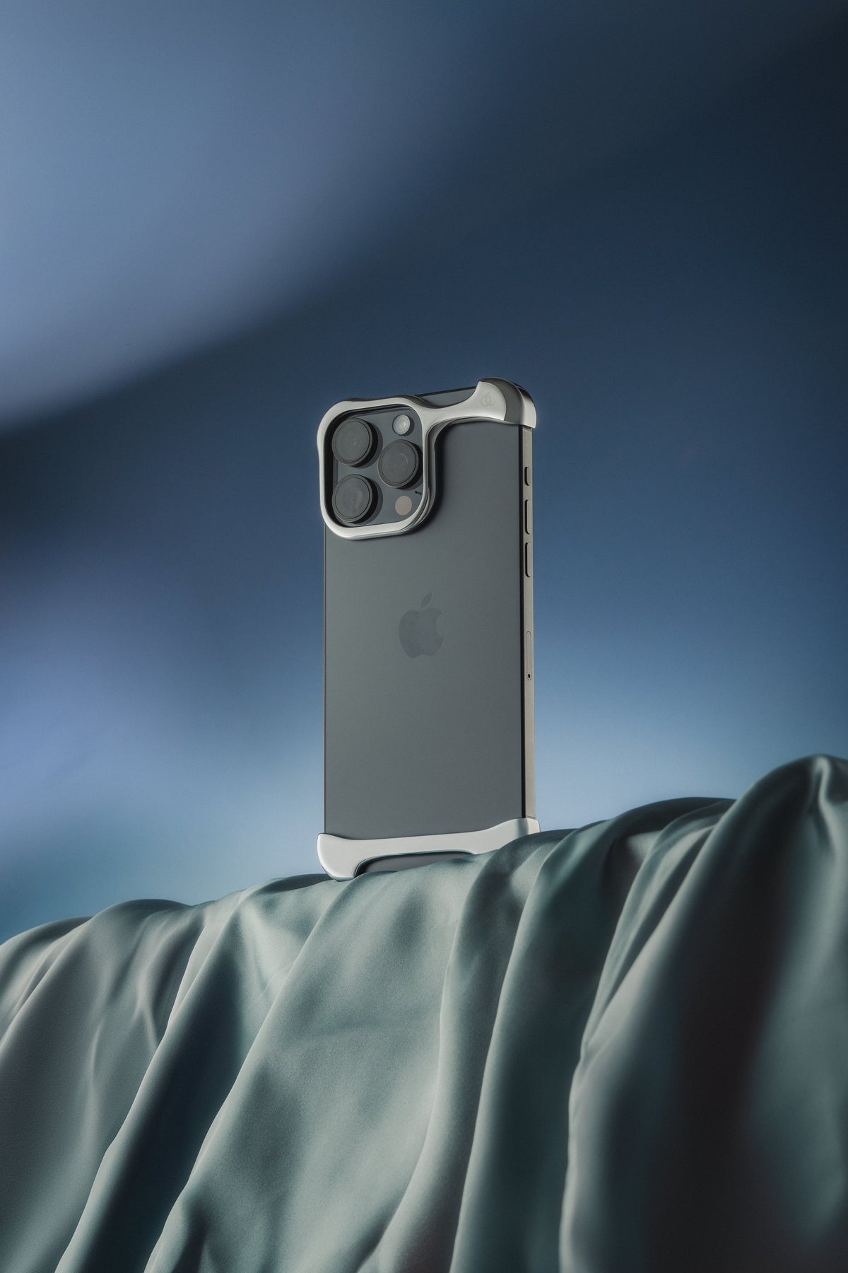 Arc Pulse for iPhone 16 Pro