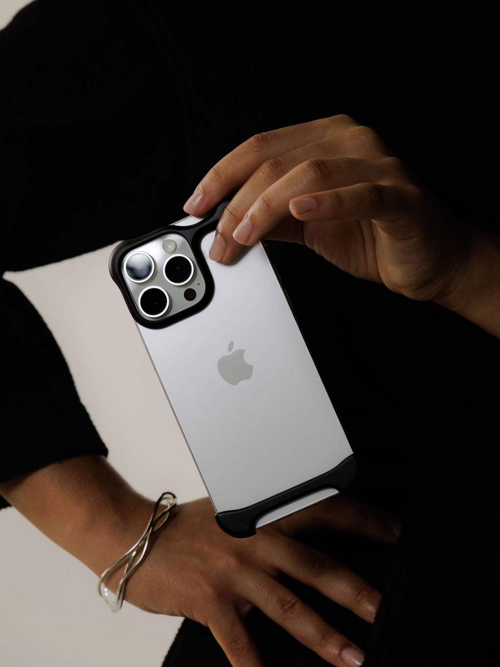 Arc Pulse for iPhone 16 Pro Max