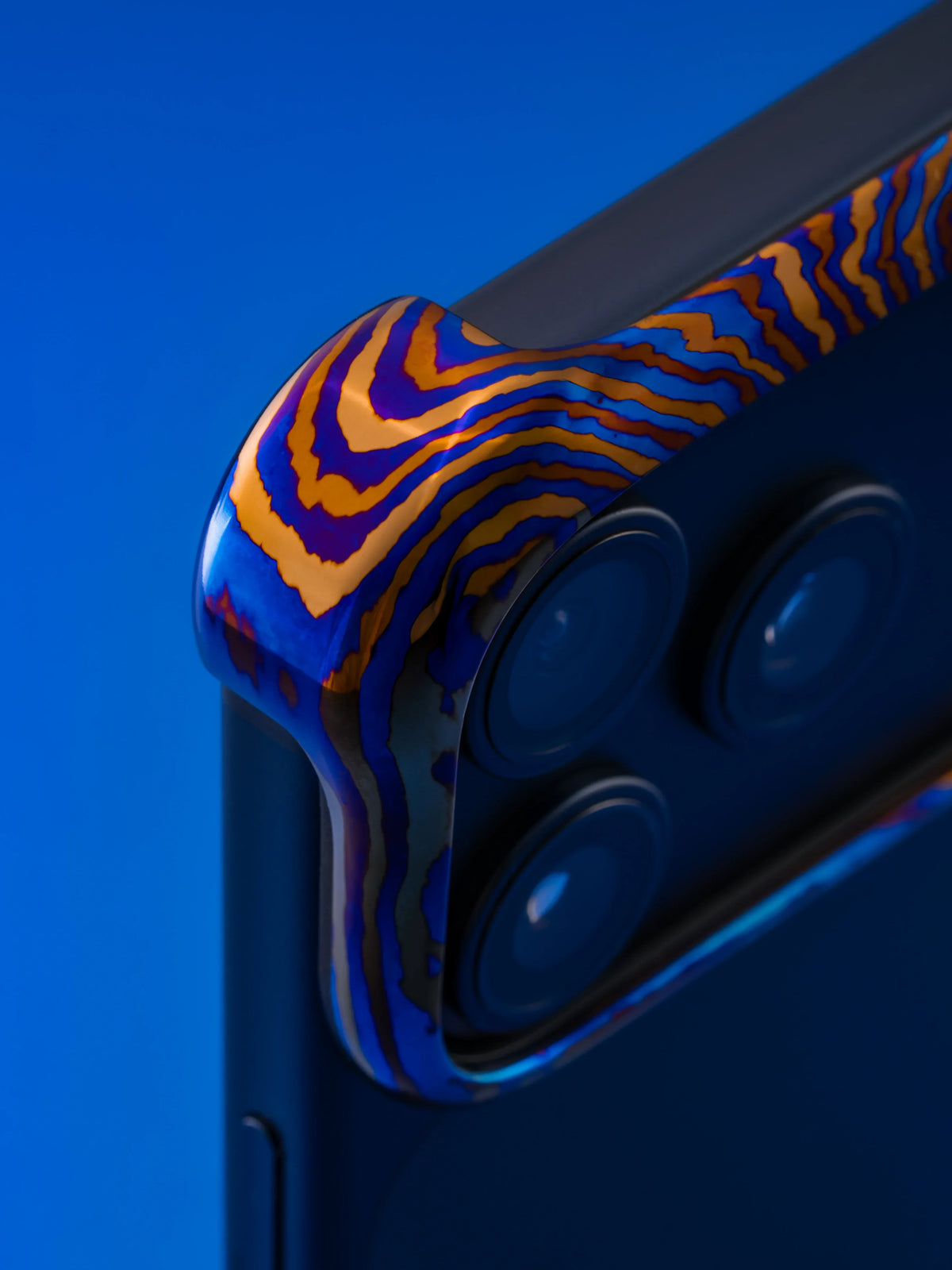 Damascus Opal Arc Pulse for iPhone 17 Pro Max