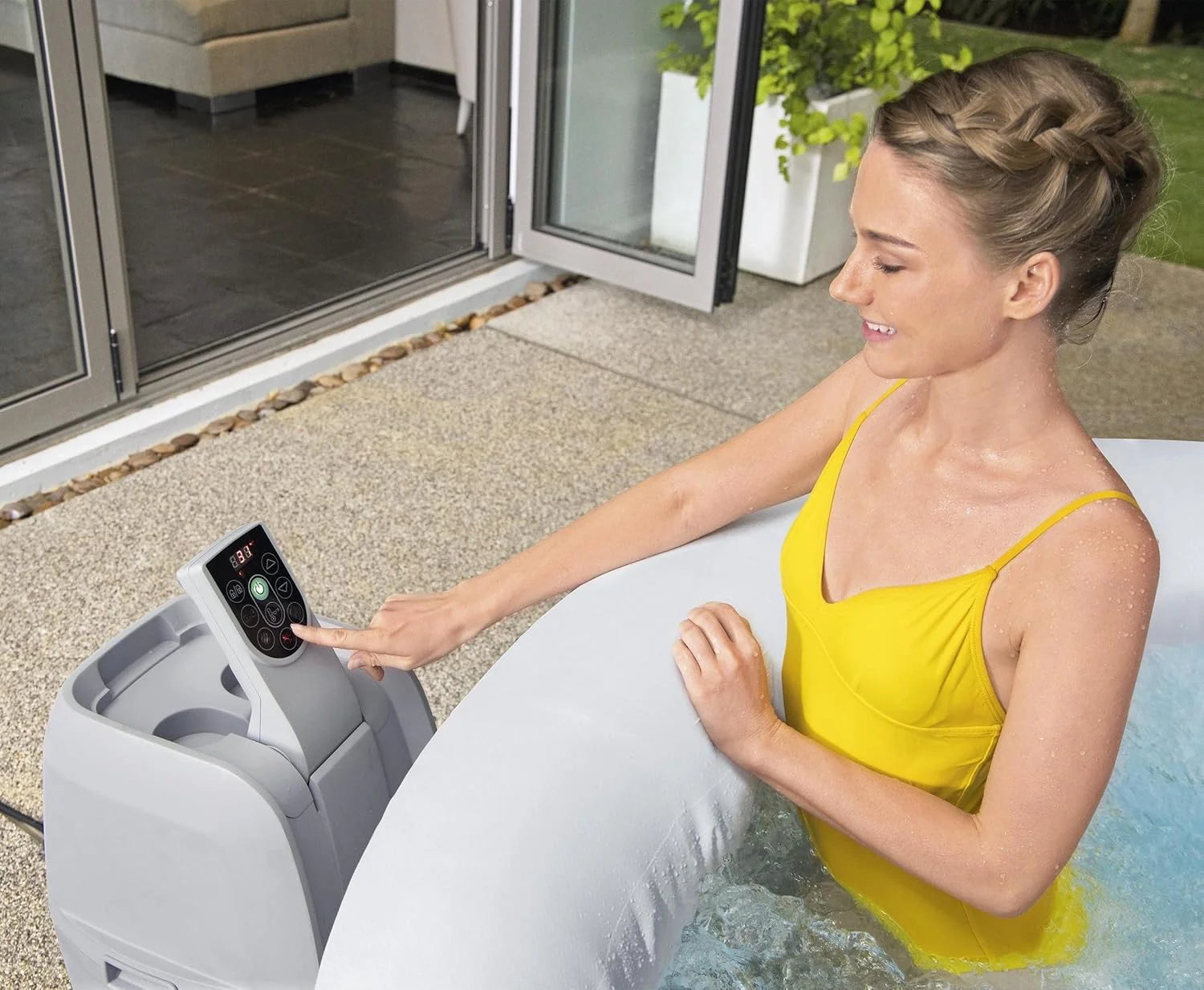 Bestway Palm Springs 4 to 6 Person EnergySense Smart AirJet Plus Inflatable Hot Tub Outdoor Spa with 140 AirJets and Insulated Cover